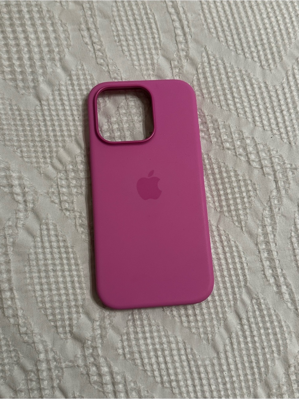 Apple iPhone 16 Pro Silicone Case with MagSafe and Camera Control in Fuchsia